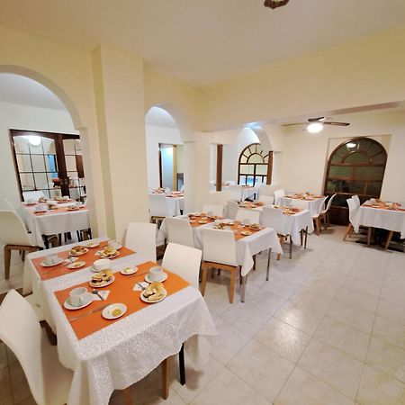 Hotel Provincia Trelew Esterno foto