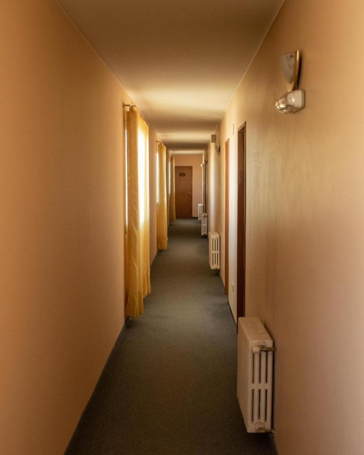 Hotel Provincia Trelew Esterno foto