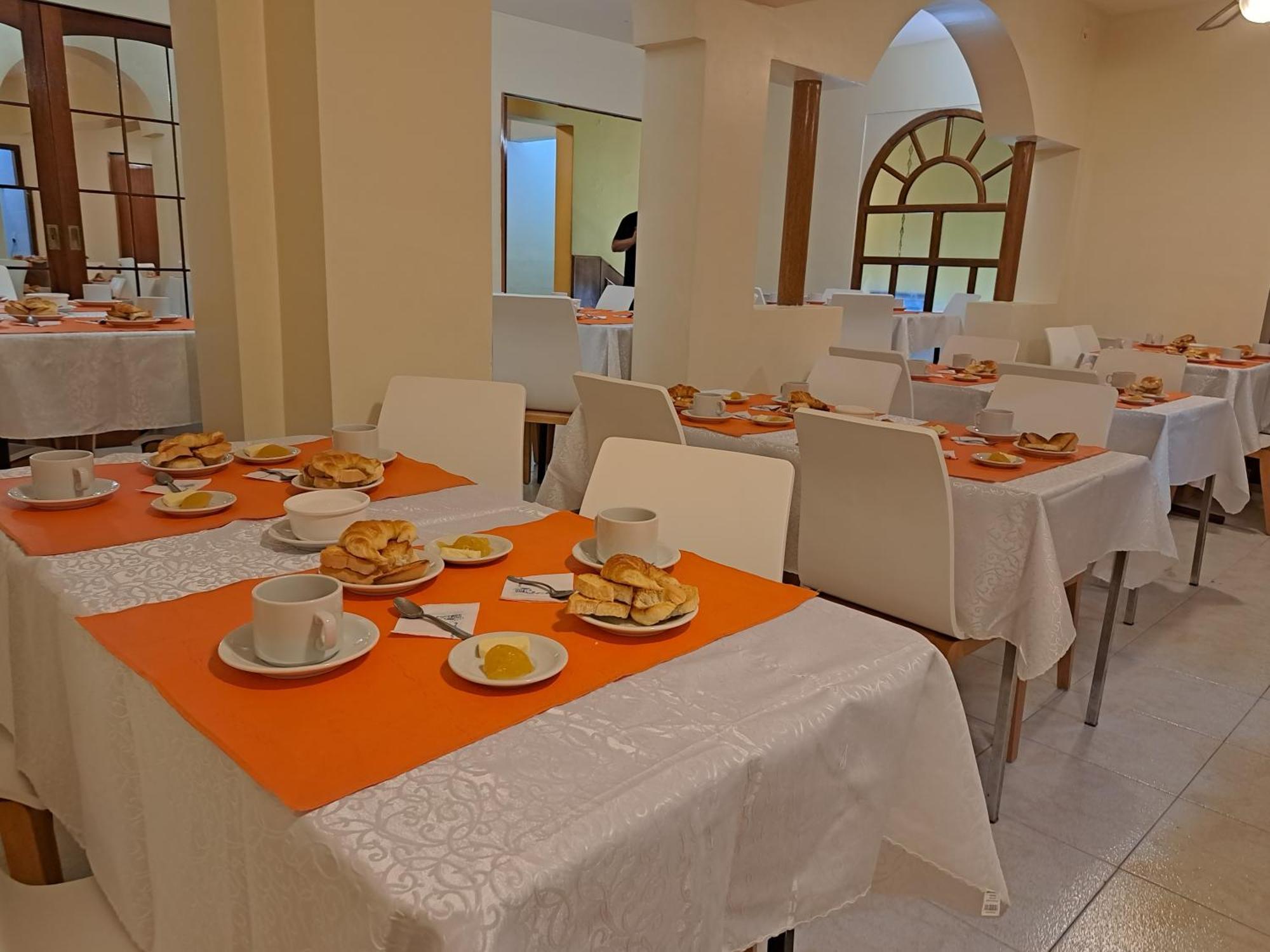 Hotel Provincia Trelew Esterno foto